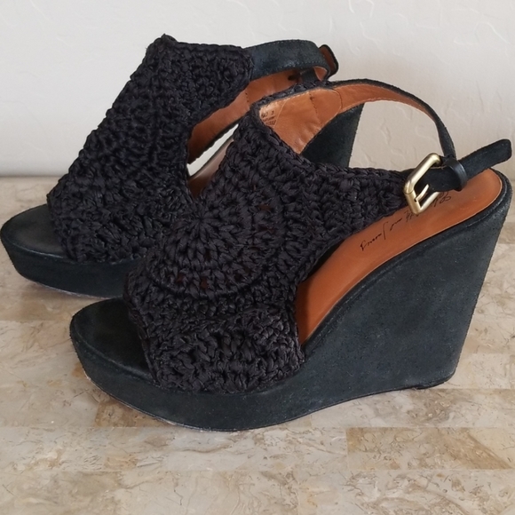 Elizabeth & James Black Braided Wedges - Picture 4 of 7